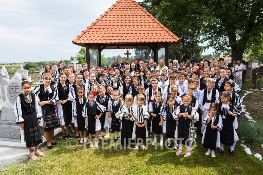 Veselie și Culoare ca în Zi de Sărbătoare în localitatea Arpașu de Sus.